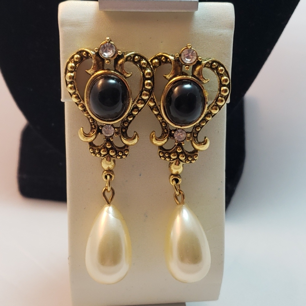 Vintage, NOS earrings with faux pearl drop